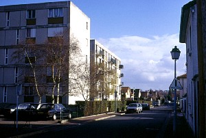 france-suburban-199510.jpg