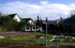 france-suburban-199512.jpg
