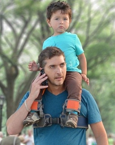 Carrying a child on one's back
